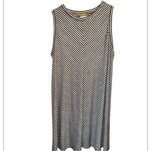 Ava & VIV dress 2x soft Chevron Black and White sleeveless stretch